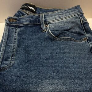 Fashion Nova women’s Straight Leg Blue Denim Jeans